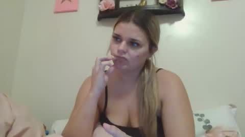 breebabexoxo online show from June 8, 1:23 am