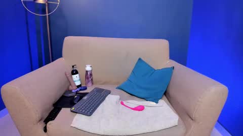      online show from February 15, 10:21 pm