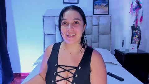     online show from March 6, 8:04 pm