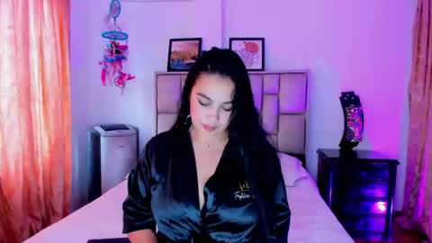     online show from August 4, 6:14 pm