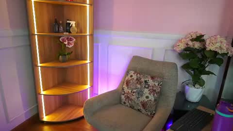 Briana Lane online show from July 25, 9:00 pm