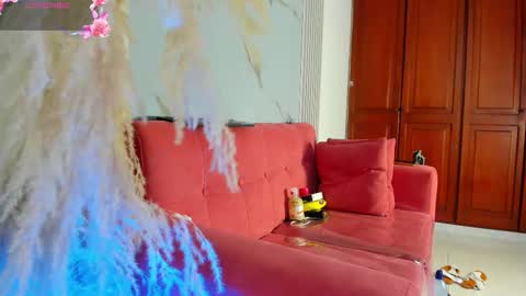    online show from October 22, 12:32 pm