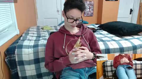 Strawberry online show from December 4, 12:19 am