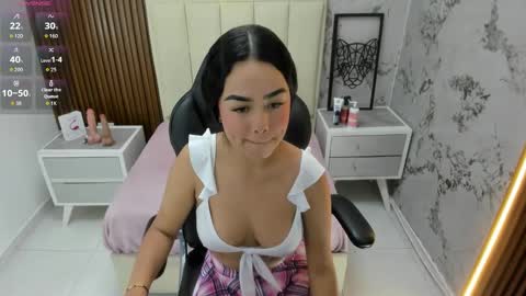 Snapshot of brihanaconor chatting on October 6, 12:44 pm online show from October 6, 12:44 pm