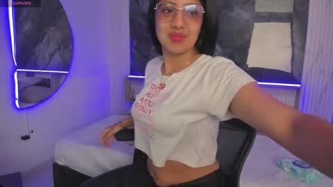 Snapshot of briseida_white chatting on October 15, 2:08 pm briseida_white online show from October 15, 2:08 pm