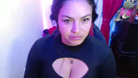 Snapshot of britannysexxy chatting on February 3, 2:47 am scarleth follow mee 3 kis online show from February 3, 2:47 am