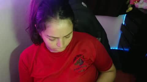 Snapshot of britannysexxy chatting on March 4, 2:17 am scarleth follow mee 3 kis online show from March 4, 2:17 am