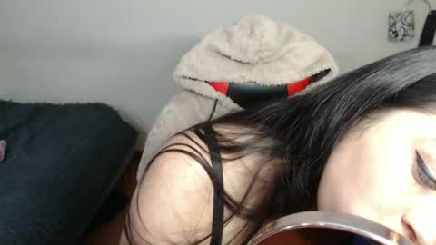 Snapshot of britannysexxy chatting on October 15, 1:30 am scarleth follow mee 3 kis online show from October 15, 1:30 am