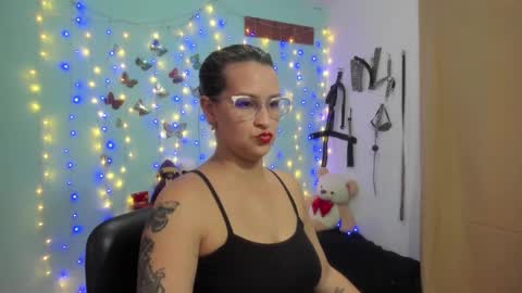 BRITNEEYTAYLOR1 online show from December 12, 4:48 am