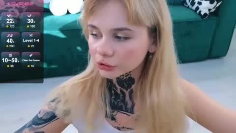 Britney online show from April 21, 3:08 pm