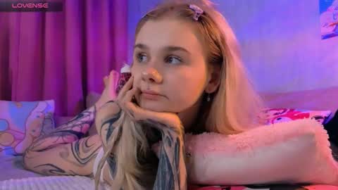 Britney online show from March 8, 2:04 am