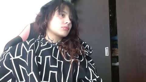 maru miaw   Please help me to reach 100 thumbs up online show from January 11, 1:05 pm