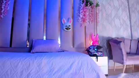     online show from November 24, 2:19 pm