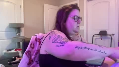 Snapshot of brookenicole3 chatting on October 3, 11:59 am Madam Brooke online show from October 3, 11:59 am