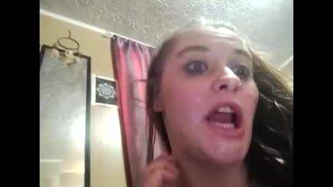 brookmclean34 online show from March 25, 10:34 pm