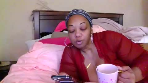 brownroundrenee online show from June 3, 6:35 pm