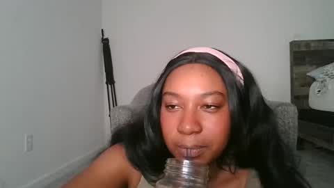 Snapshot of brownsugarcutie3 chatting on October 15, 10:01 pm Brownsuagrcutie online show from October 15, 10:01 pm