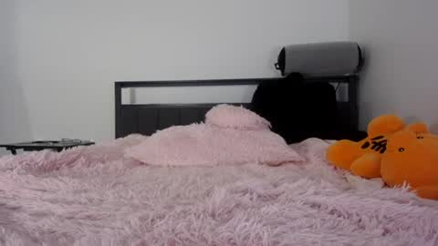 Queen Lola XXX online show from June 18, 9:36 am