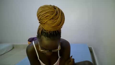bunny_bliss1 online show from May 16, 12:02 am