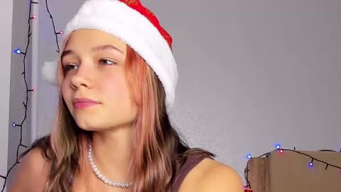 Alice online show from December 4, 11:57 pm