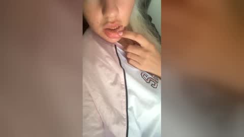 bunny_xox online show from May 31, 9:37 am