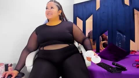 busty juicyy online show from June 6, 1:06 pm