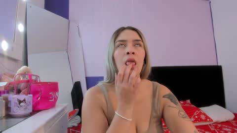 Snapshot of byanca_winklar chatting on December 17, 4:53 pm online show from December 17, 4:53 pm