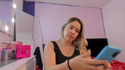 Snapshot of byanca_winklar chatting on December 21, 2:26 pm online show from December 21, 2:26 pm