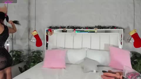 Snapshot of cailynbrowm chatting on December 27, 4:15 am CailynBrown online show from December 27, 4:15 am