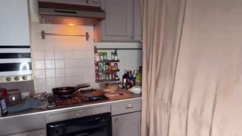 Caliiie of online show from February 10, 6:31 am