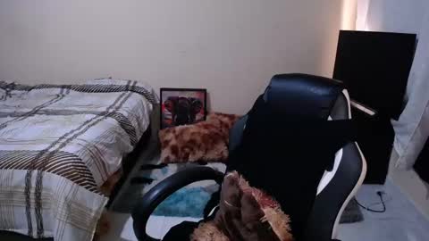 Snapshot of caliope_goddess1 chatting on September 18, 5:11 pm caliope_goddess1 online show from September 18, 5:11 pm