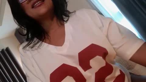 Call Me Linda online show from October 25, 9:06 am