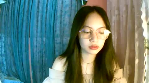 Freya online show from November 12, 8:45 am