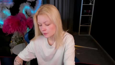 Robin online show from April 16, 3:07 am