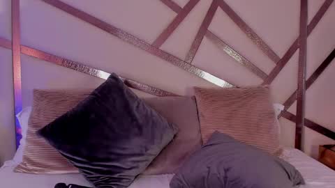 Anna Banana online show from February 5, 2:08 am