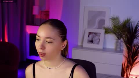 Nora online show from November 22, 6:38 am