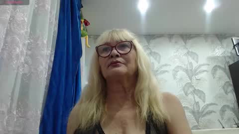 CamDiva1 online show from November 17, 12:39 pm