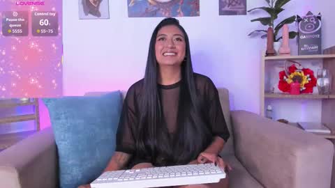 Snapshot of cami_velvet chatting on October 3, 2:44 pm cami_velvet online show from October 3, 2:44 pm
