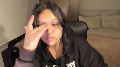 Camila online show from October 19, 12:45 am