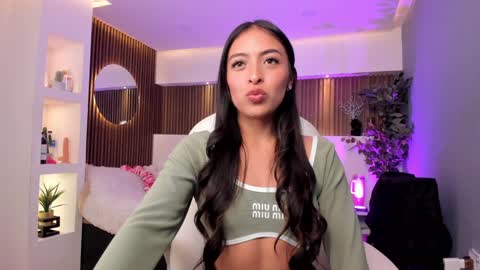 Snapshot of camila_dupont chatting on December 20, 8:55 pm Camila online show from December 20, 8:55 pm