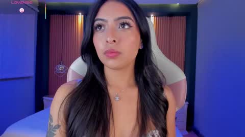 Snapshot of camila_dupont chatting on September 18, 4:22 am Camila online show from September 18, 4:22 am
