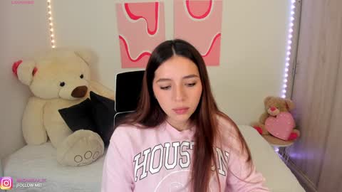  C A M I  online show from December 5, 11:18 pm