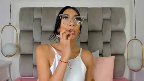 camila sunsen online show from July 22, 9:05 pm