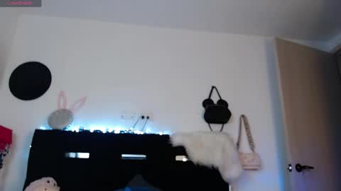 camila_torresss online show from May 27, 1:57 am