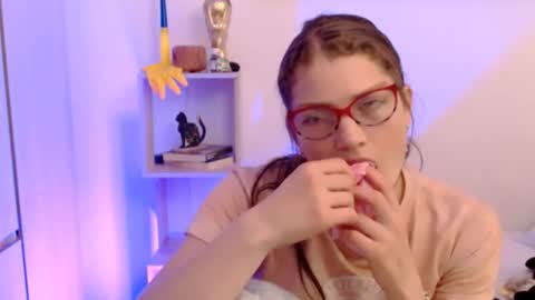 Camila ventura online show from June 20, 2:20 pm