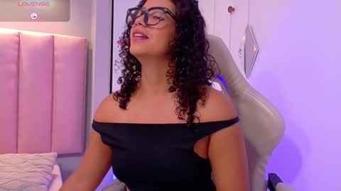 Camila online show from February 11, 1:01 pm