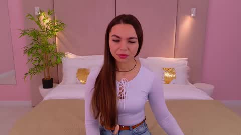 Snapshot of camillalarson chatting on March 4, 3:00 am Camilla online show from March 4, 3:00 am