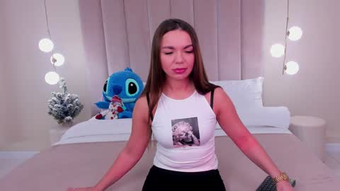 Snapshot of camillalarson chatting on December 22, 3:00 am Camilla online show from December 22, 3:00 am