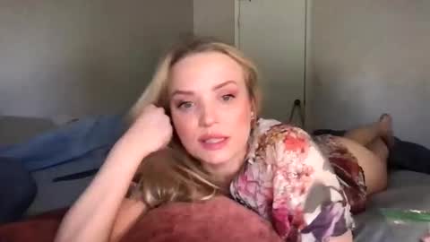 camilleclairexo online show from May 1, 11:08 pm