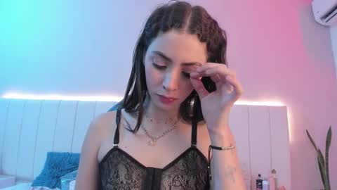 Snapshot of camillen_pettid chatting on October 2, 10:37 pm C A M I L L E N Help me get to the top online show from October 2, 10:37 pm